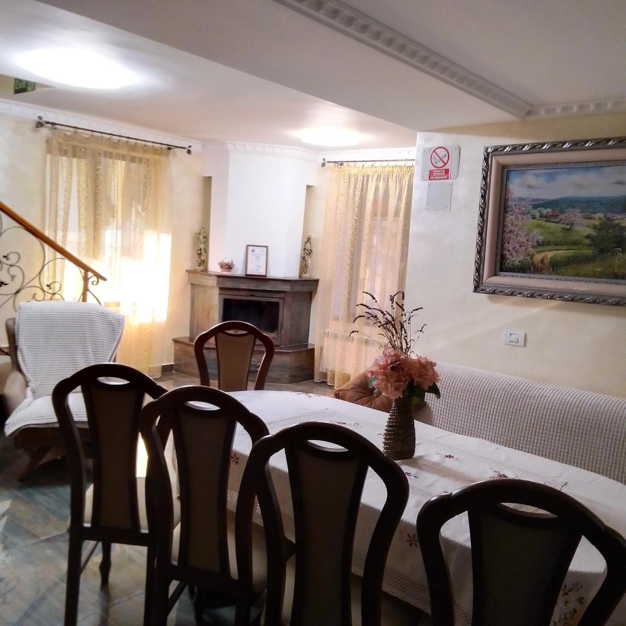 Casa Nicolas Busteni Luaran gambar